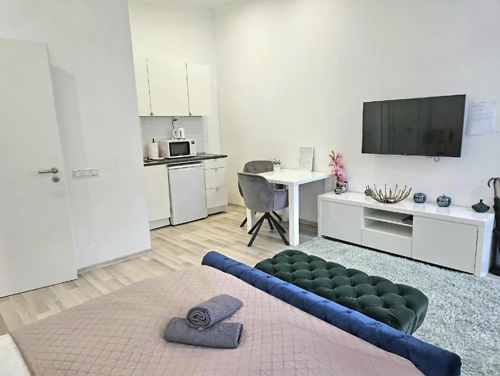 Designer Downtown Gem Apartment Budapest
